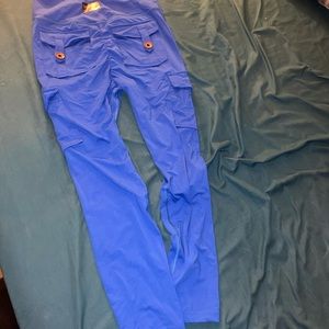 Firm abs medium blue cargo scrunch booty legging